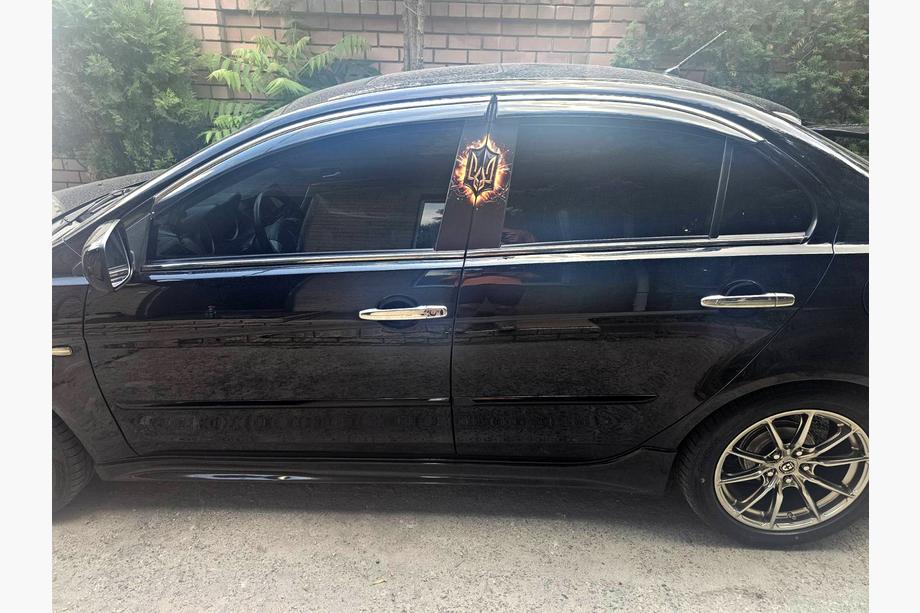 Ветровики с хромированным молдингом Niken Luxury (4 шт) Image