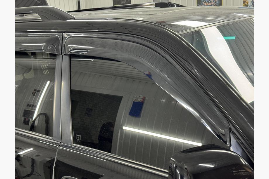 Lexus LX470 1998-2007 гг. Ветровики Niken Luxury (4 шт) Image