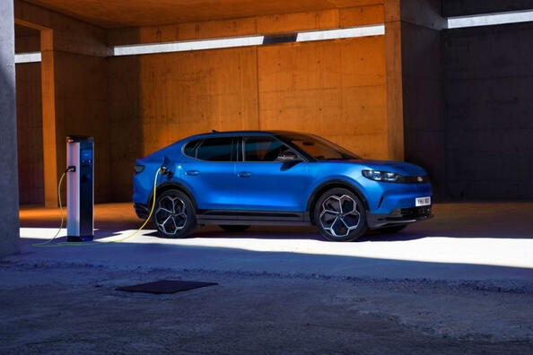 Обзор Ford Capri 2024: возрождение легенды в электрическом виде фото 3