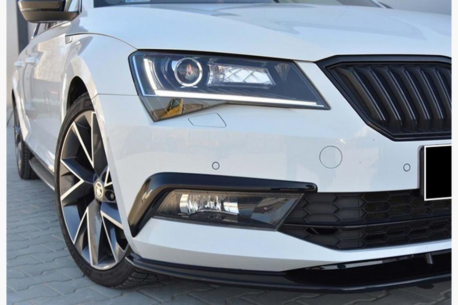 Skoda Superb 2015-2024 гг. Передний лип на бампер DPT V-4 (2015-2020, Черный Глянец) Фото 2