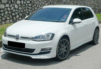 Volkswagen Golf 7/E-Golf 2012-2020 гг. Передний лип DPT V-5 (для штатного бампера, 2012-2017, черный глянец) фото 3