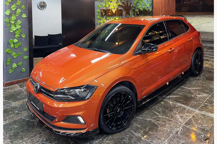 Volkswagen Polo 2017- гг. Передний лип DPT V-1 (Черный Глянец) Image