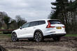 Volvo V60 Cross Country второго поколения – высокий уровень комфорта и проходимости.