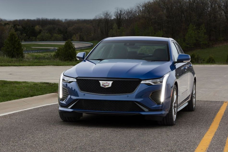 Обзор премиального седана Cadillac CT4.