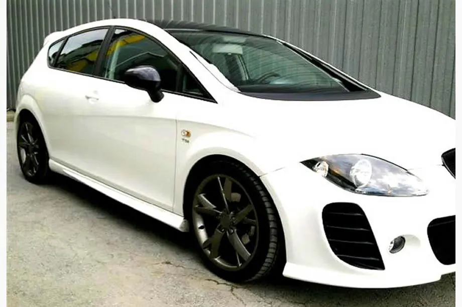 Seat Leon 2005-2012 гг. Боковые пороги DPT (под покраску)