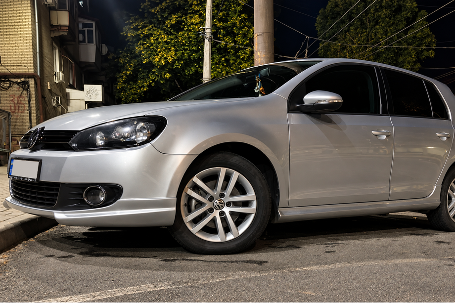 Volkswagen Golf 6 2008-2014 гг. Боковые пороги DPT V-1 (HB, под покраску) Фото 3