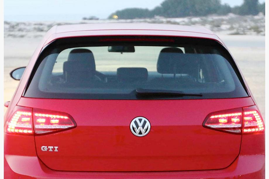 Volkswagen Golf 7/E-Golf 2012-2020 гг. Спойлер DPT V-1 (HB, Черный Глянец) Image