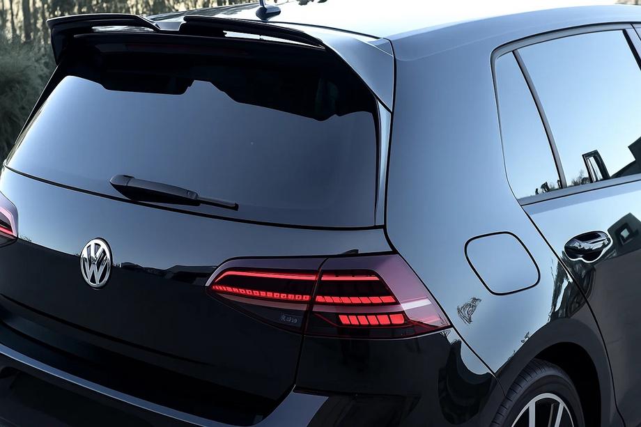 Volkswagen Golf 7/E-Golf 2012-2020 гг. Спойлер DPT V-2 (HB, Черный Глянец) Image