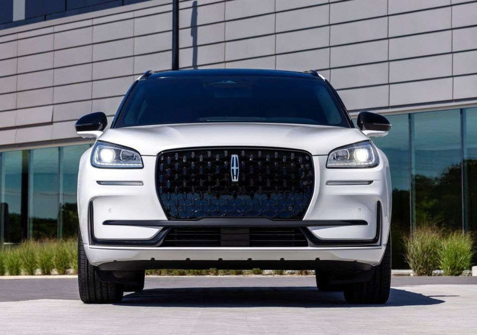 Обзор роскошного компактного кроссовера Lincoln Corsair