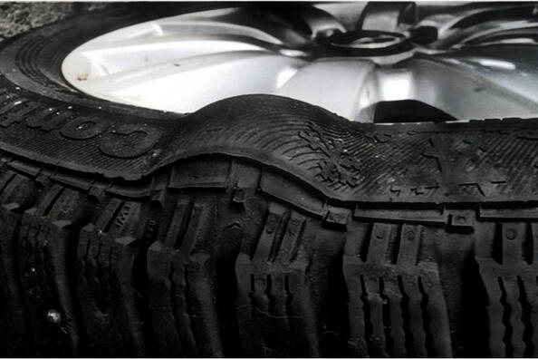 Грыжа на колесе: что нужно знать каждому водителю?