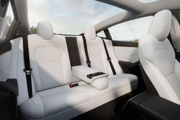 Обзор Tesla Model 3 2023: обновленный взгляд на электромобильность фото 5