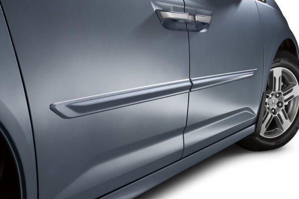 Что такое молдинги на автомобиле?