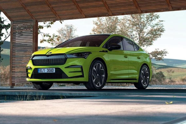 Skoda Enyaq Coupe RS iV: обзор спортивного электрокроссовера фото 3