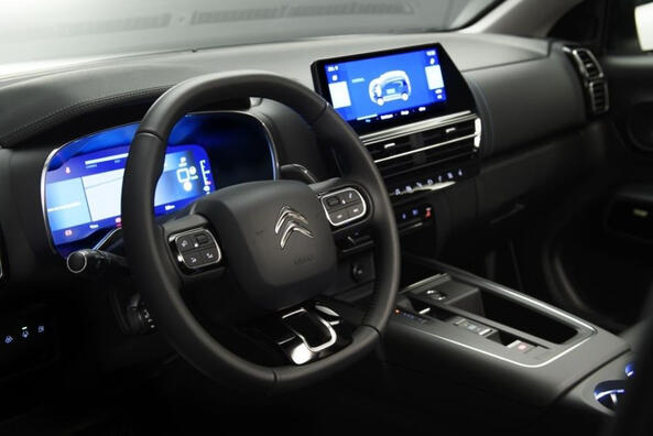 Обновленный Citroen C5 Aircross: комфорт и стиль в новом исполнении фото 5