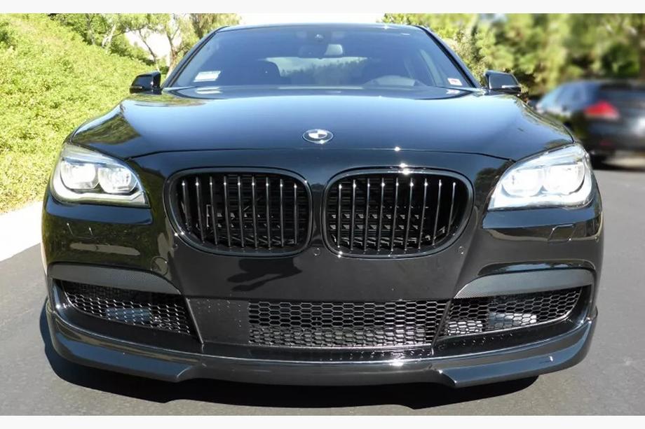 BMW 7 серия F01/F02 2008-2015 гг. Решетка Ноздри 1 Полоса (Черный Глянец) Image
