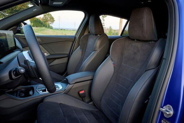 BMW 1 Series (F70) четвертого поколения 2024 года фото 6