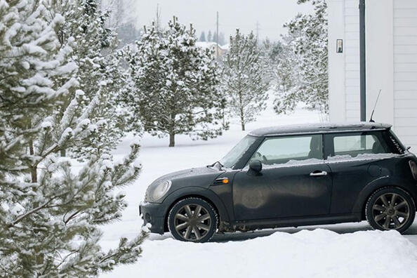 Где лучше хранить автомобиль зимой: советы автовладельцам