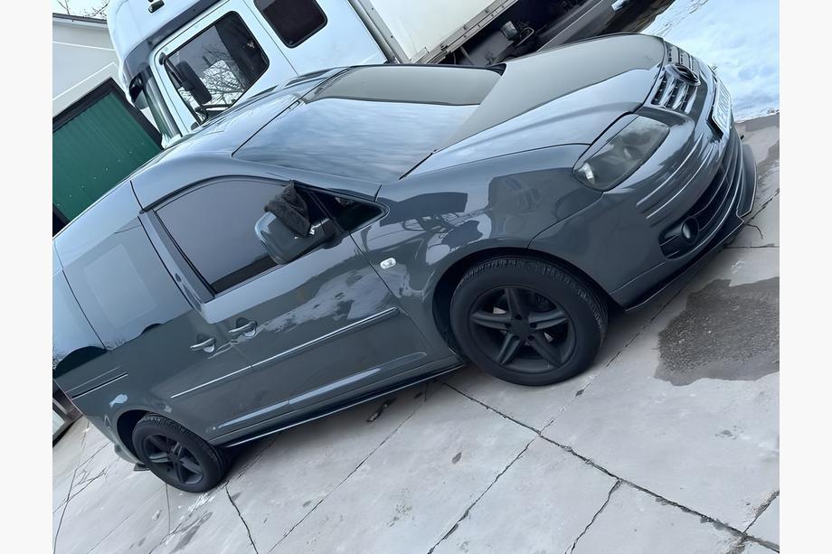 Volkswagen Caddy 2004-2010 гг. Боковые Пороги Performance (черные) Image