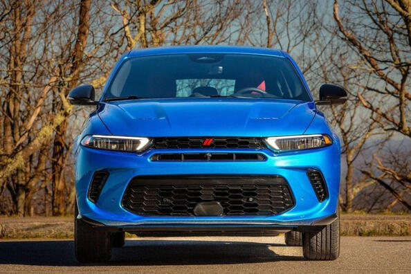 Dodge Hornet: обзор компактного кроссовера