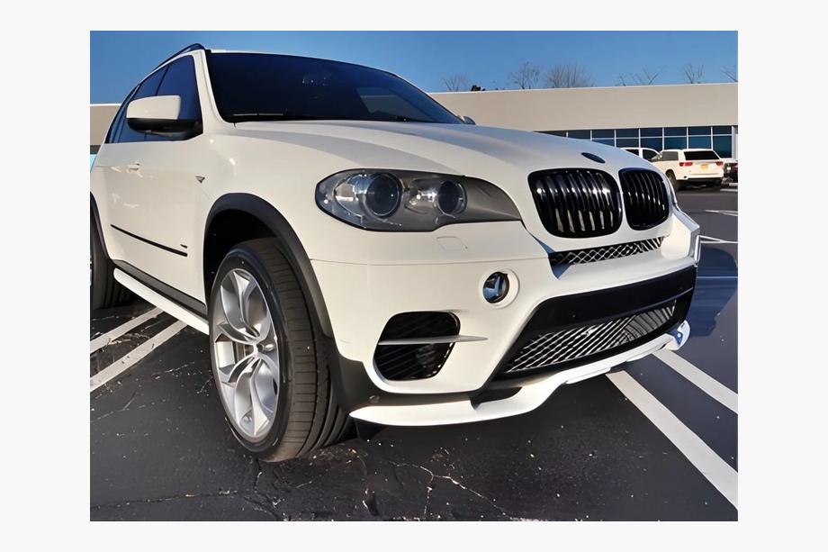 BMW X5 E70 2007-2013 гг. Накладка на передний бампер (2010-2013, грунтованная под покраску) Image