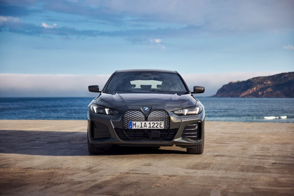 BMW i4 рестайлинг 2024: обзор обновленного электромобиля