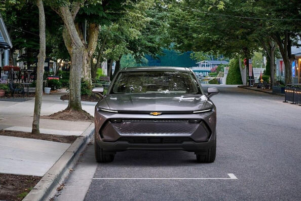 Chevrolet Equinox EV: обзор электрического кроссовера