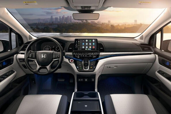 Обзор минивэна Honda Odyssey пятого поколения 2024 года фото 5