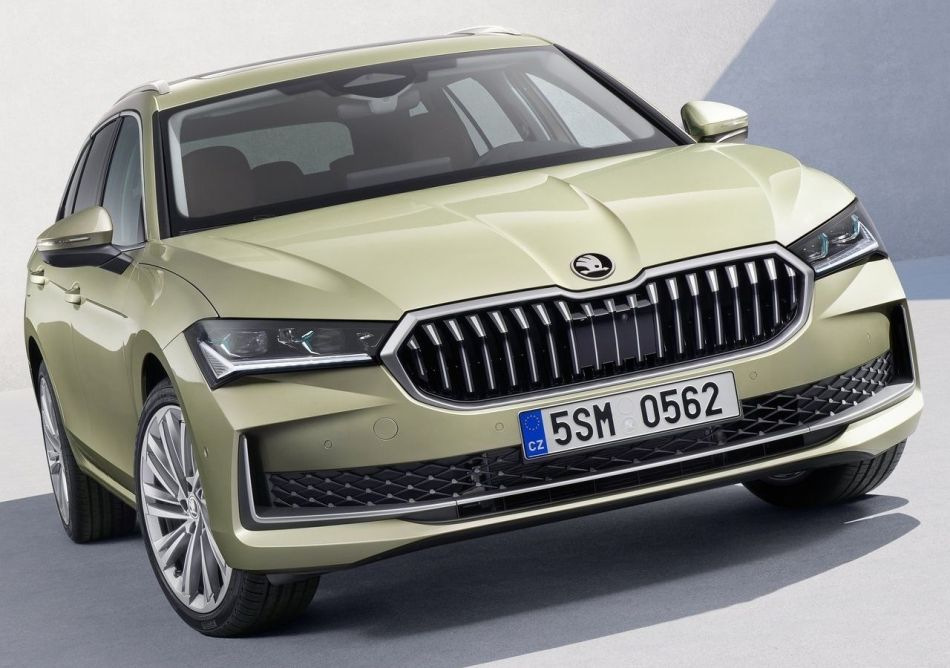 Skoda Superb Combi 2024: обзор универсала бизнес-класса
