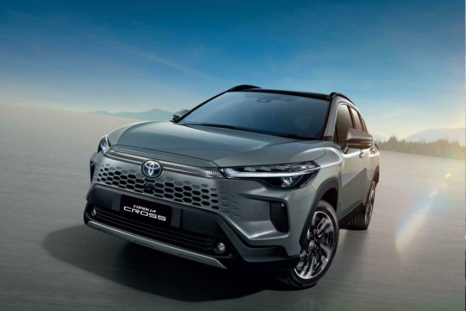Обзор Toyota Corolla Cross: фейслифт 2024 года