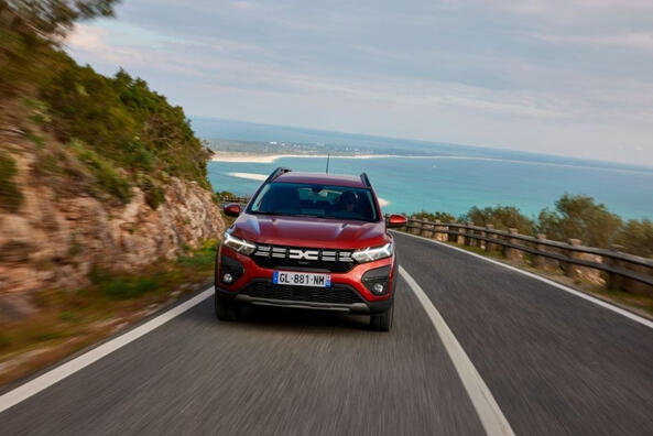 Обзор Dacia Jogger: обновление первого поколения