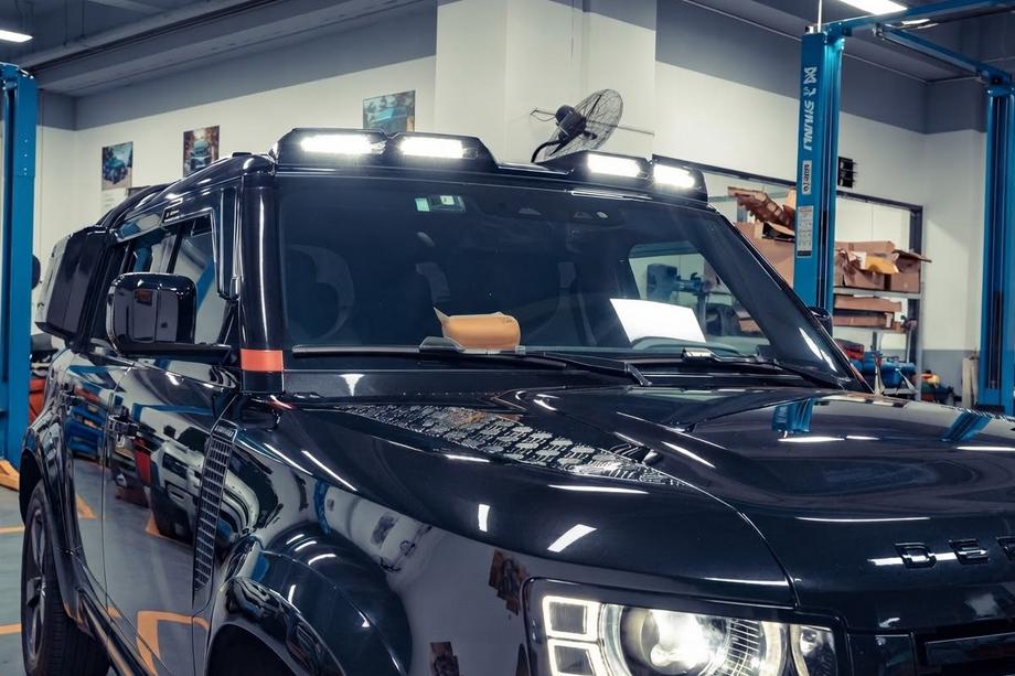 Land Rover Defender 2019- гг. Козырёк лобового стекла с 4 LED Фото 1