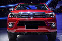 Toyota Hilux 2015- гг. Передние фары OEM V2 2015-2019 (под ксеноновую или LED лампу, комплект 2 шт.) фото 2