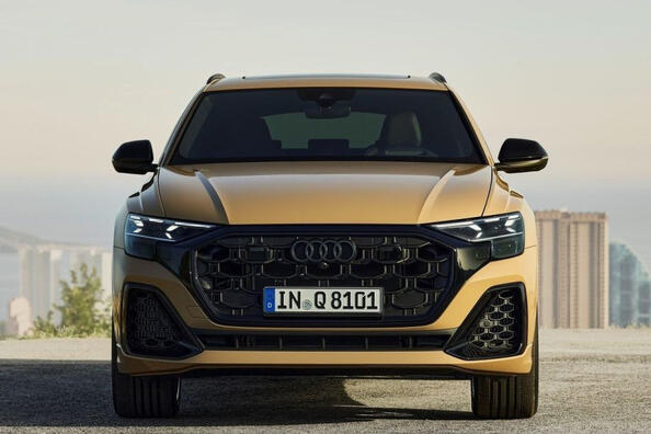 Audi Q8 первого поколения 2024 года: обзор обновленного кроссовера