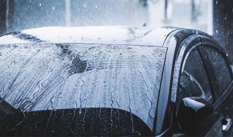 Антидождь для авто: как выбрать и правильно нанести