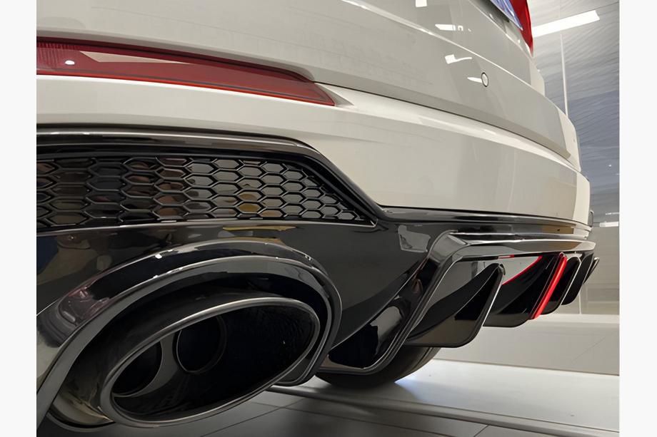 Audi Q3 2019–2025 гг. Задний диффузор с насадками на выхлоп QRS-Style Фото 1