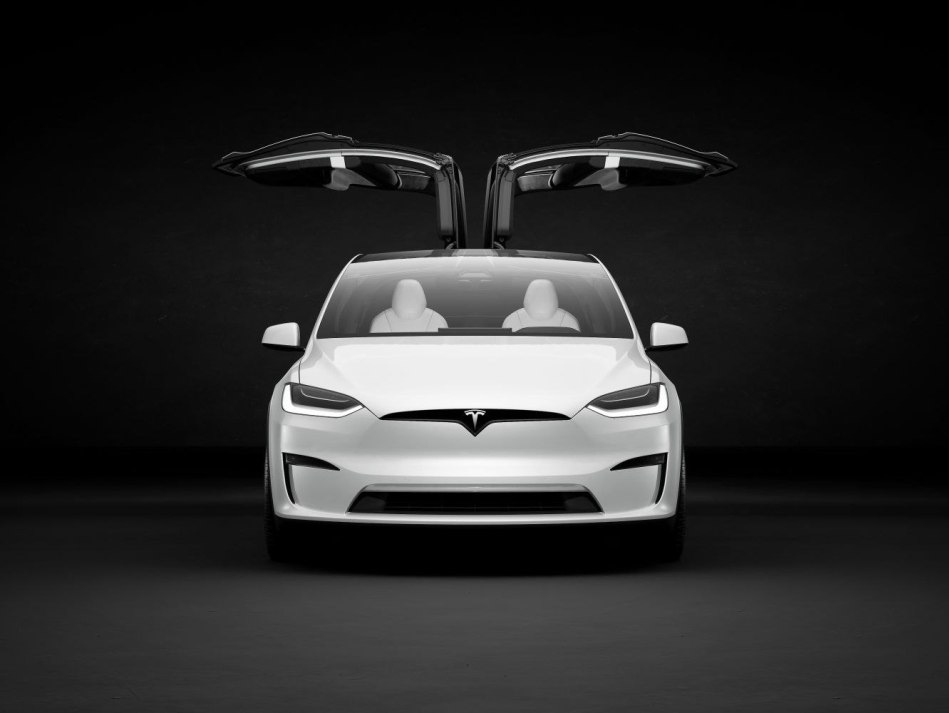 Обзор Tesla Model X: рестайлинг первого поколения