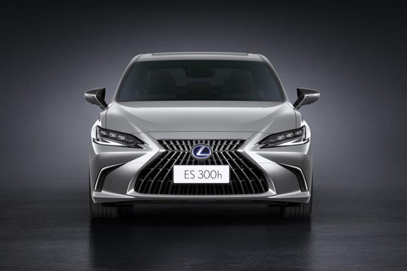 Обновленный Lexus ES: стиль и комфорт в каждой детали