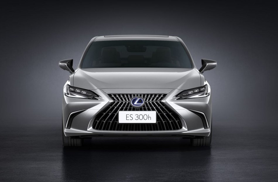 Обновленный Lexus ES: стиль и комфорт в каждой детали