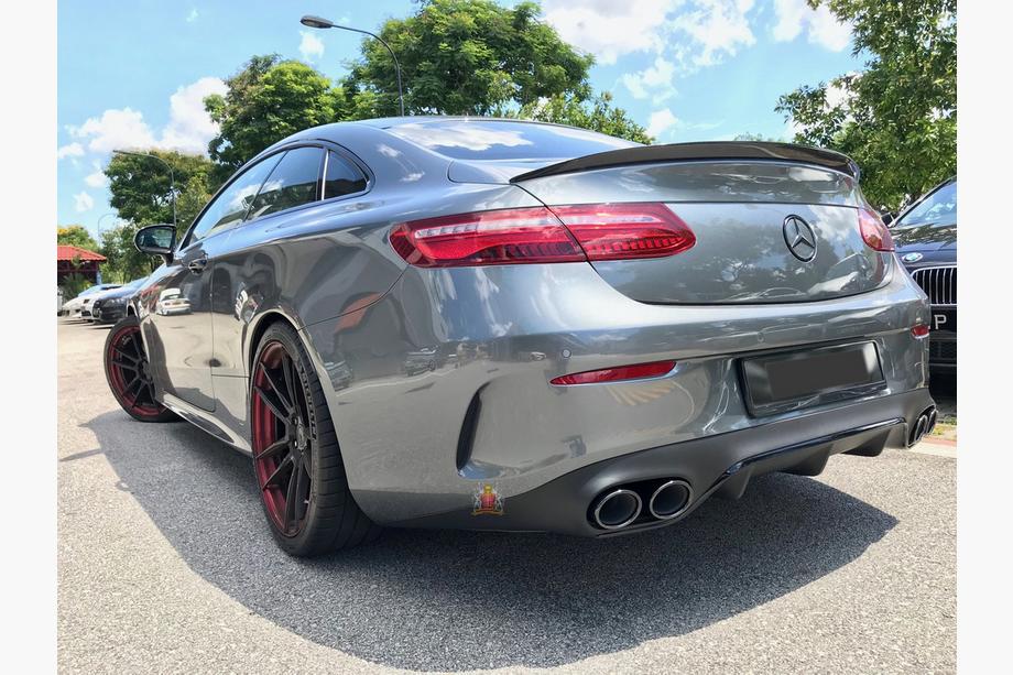 Mercedes E-class coupe C238 2016-2024 гг. Задний диффузор Black с насадками Black (Дизайн AMG53) Image