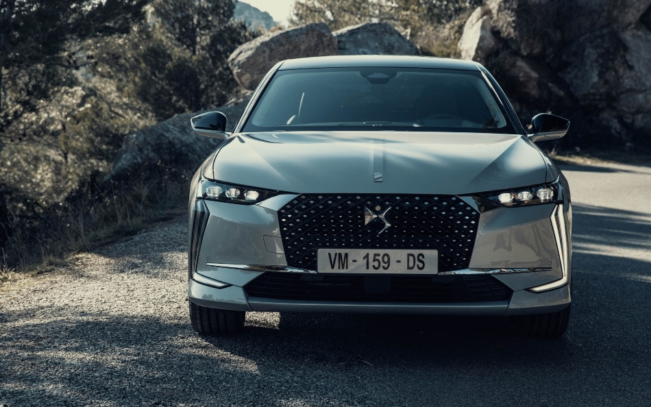 Обзор хэтчбека DS 4 второго поколения