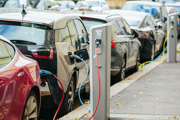 Сколько лет может прослужить электромобиль?