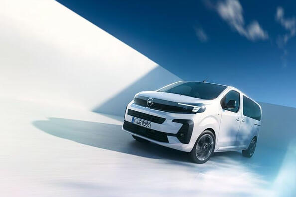 Opel Zafira 2024: обзор обновленного минивэна