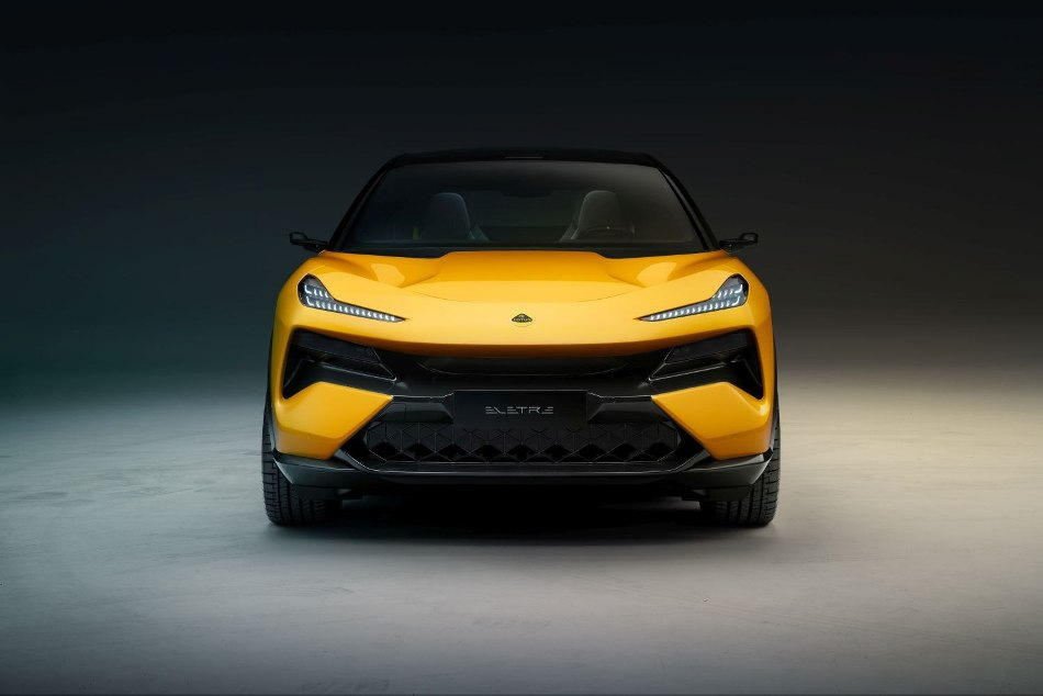 Lotus Eletre: обзор нового электрического кроссовера