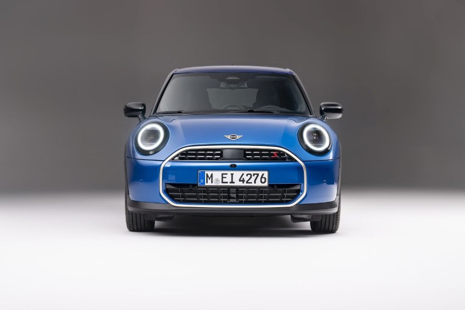 Обзор пятидверного Mini Cooper 2024