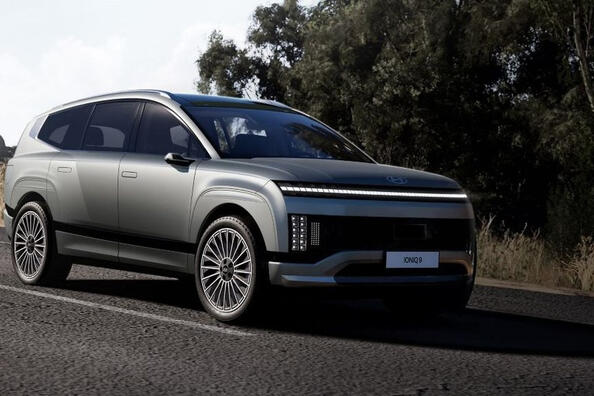 Hyundai IONIQ 9: обзор электрического пятиметрового кроссовера