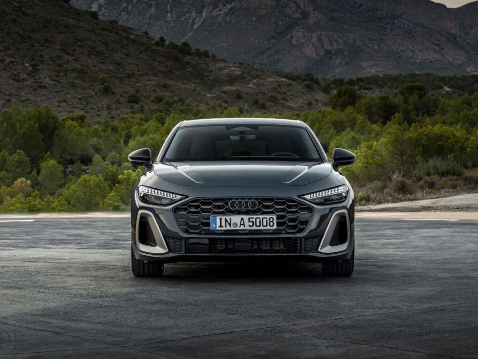 Обзор лифтбека третьего поколения Audi A5 2024 года