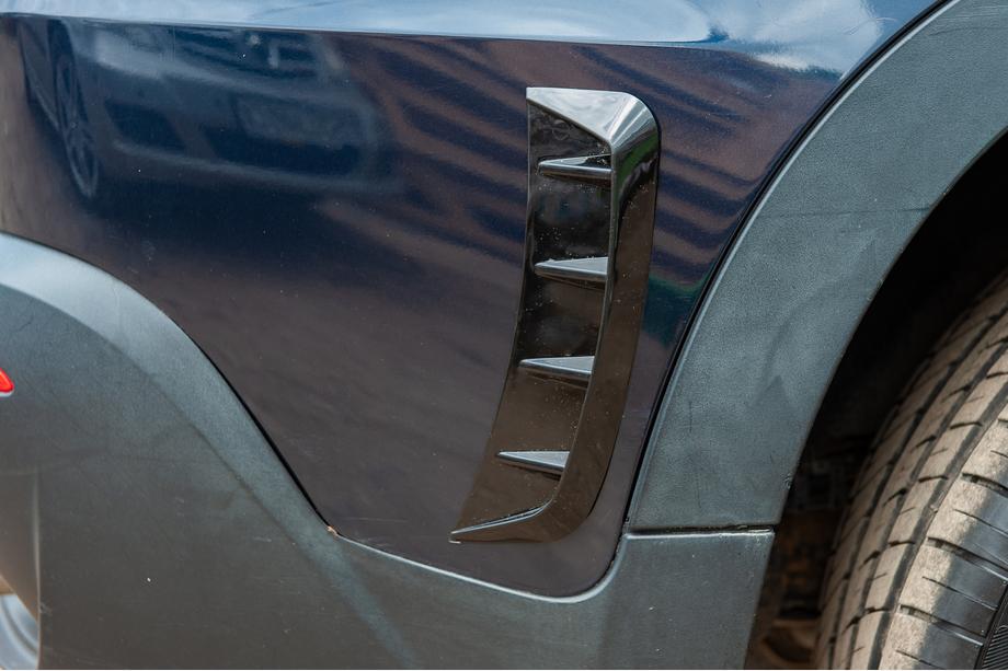 Универсальные вентиляционные накладки на крылья Тип-G (имитация, 2 шт) Image