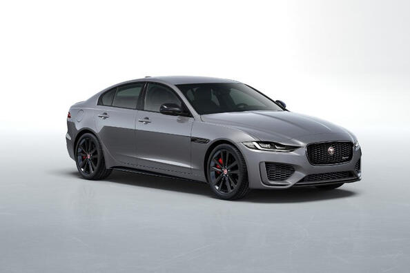 Обзор автомобиля Jaguar XE