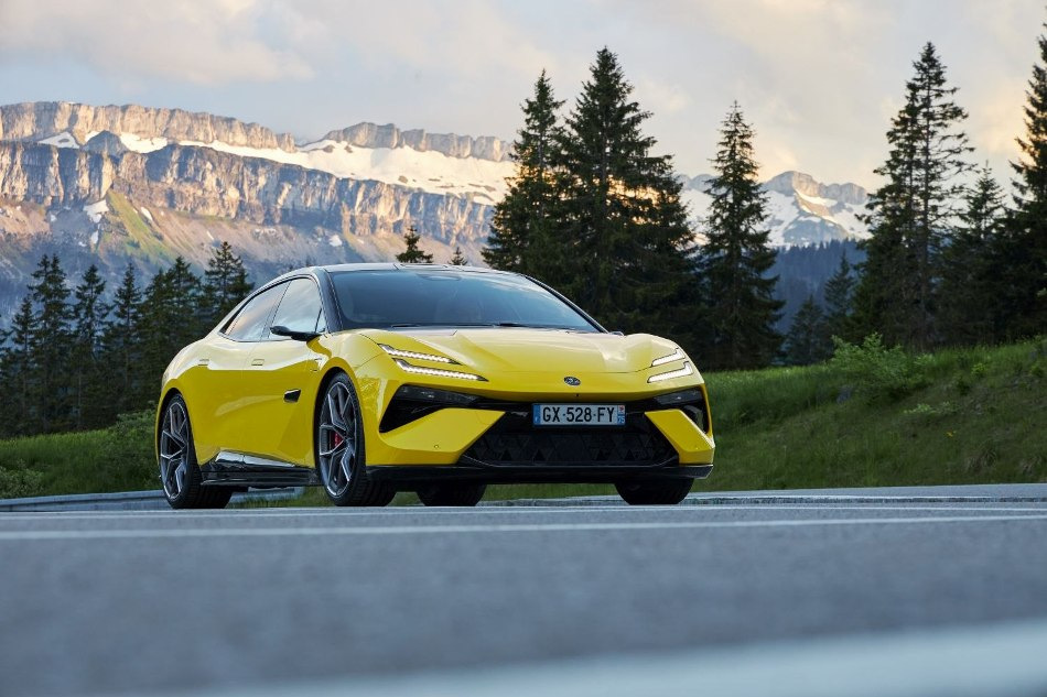 Обзор автомобиля Lotus Emeya