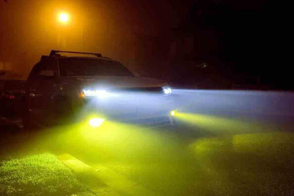 Какой цвет лучше для противотуманных фар автомобиля?